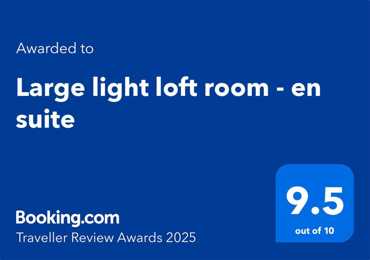 Large Light Loft Room - En Suite Brighton Exterior foto